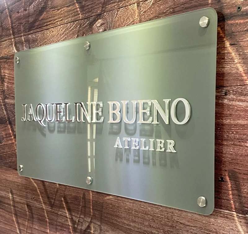 PLACA ACRÍLICA SIN ILUMINACIÓN