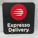 LOGO CON BASE Y ESCRITA EN VOLUMETRIA 3 colores